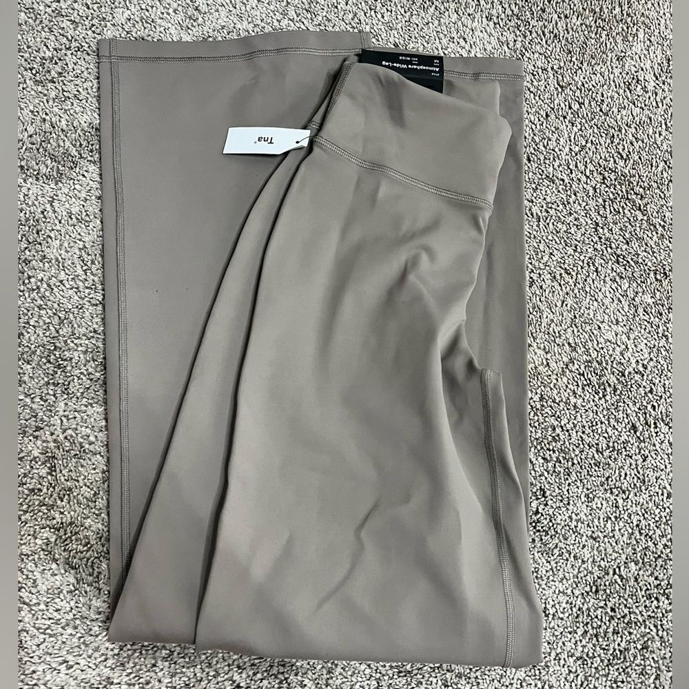 NWT TNA life atmosphere wide leg legging pants Medium